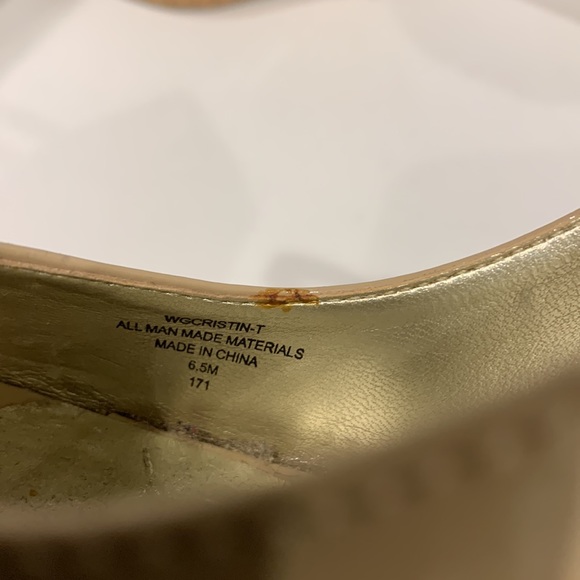 GUESS Nude Tan Platform Wedge Heel Patent Peep Toe Cork Sandal Ankle Strap - Picture 4 of 16